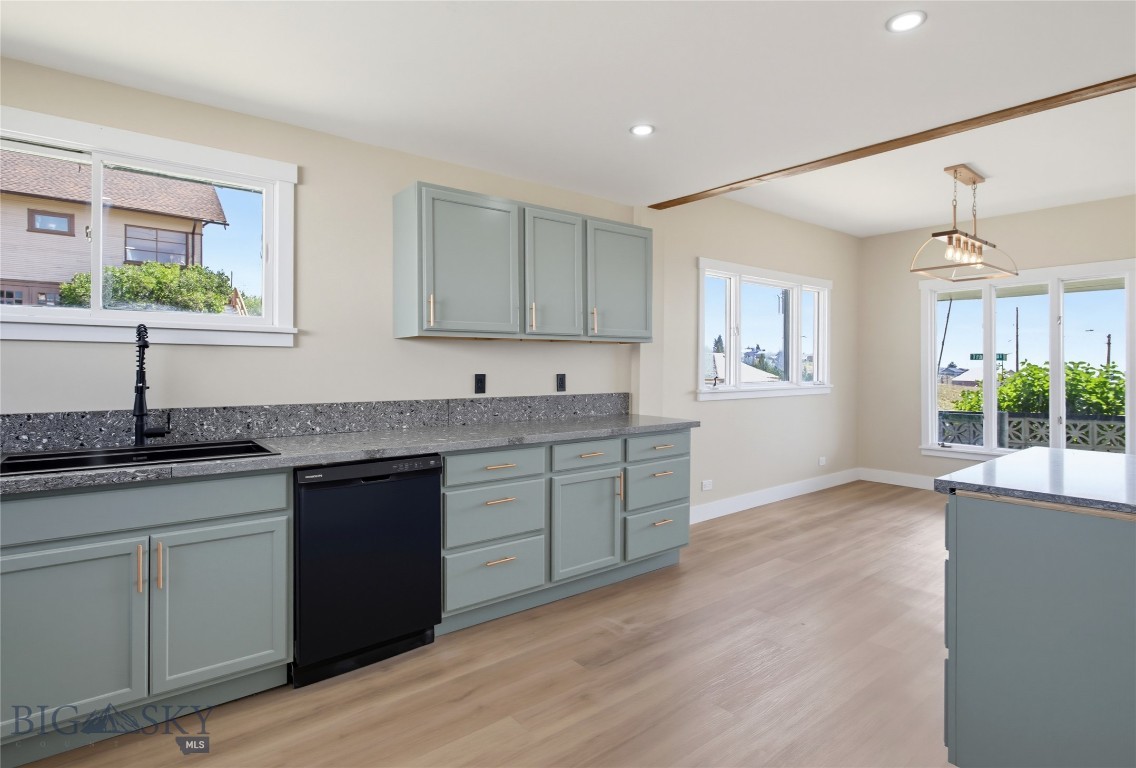 1501 4th Property Photo 27