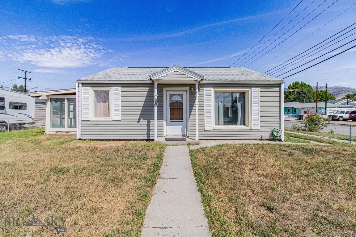 1961 Elm Street Property Photo 1