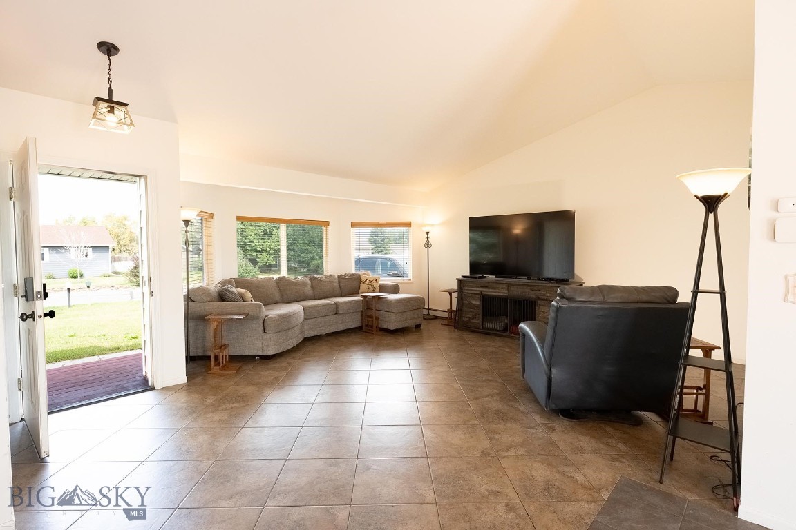 278 Valley Grove Property Photo 4