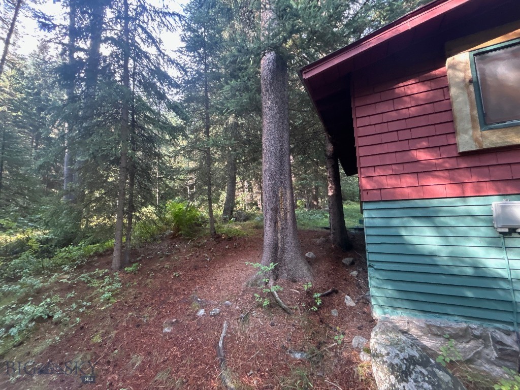 1040 Cascade Creek Road Property Photo 12