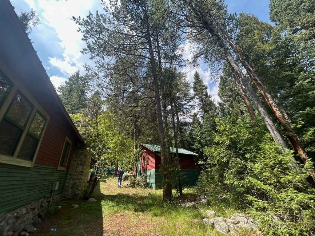 1040 Cascade Creek Road Property Photo 26