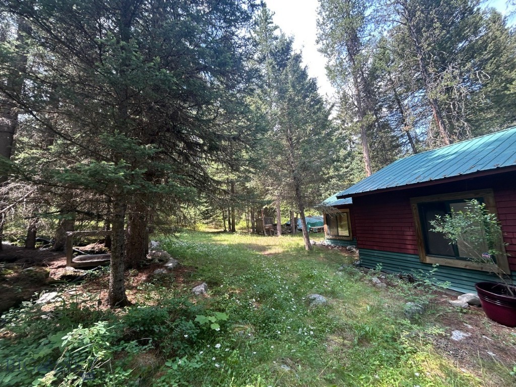 1040 Cascade Creek Road Property Photo 27