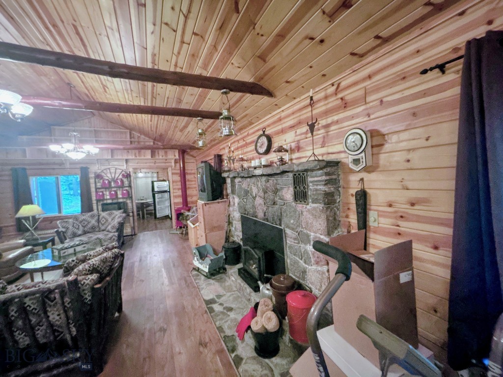 1040 Cascade Creek Road Property Photo 38