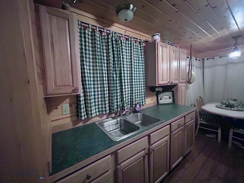 1040 Cascade Creek Road Property Photo 40