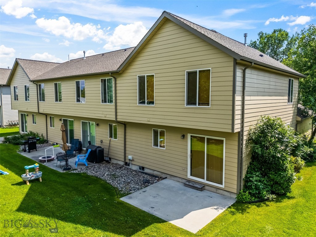 442-448 W Shore Drive Property Photo 6
