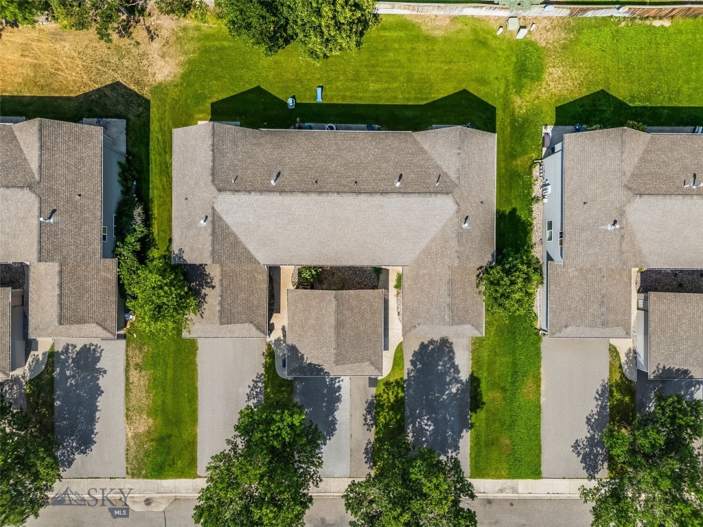 442-448 W Shore Drive Property Photo 10