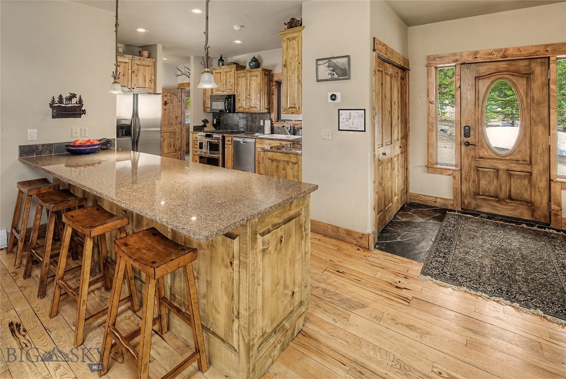 28 White Otter Road Property Photo 8