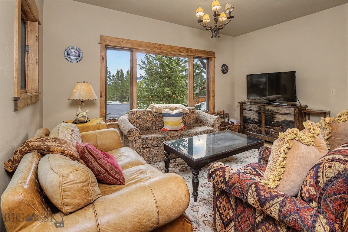 28 White Otter Road Property Photo 12