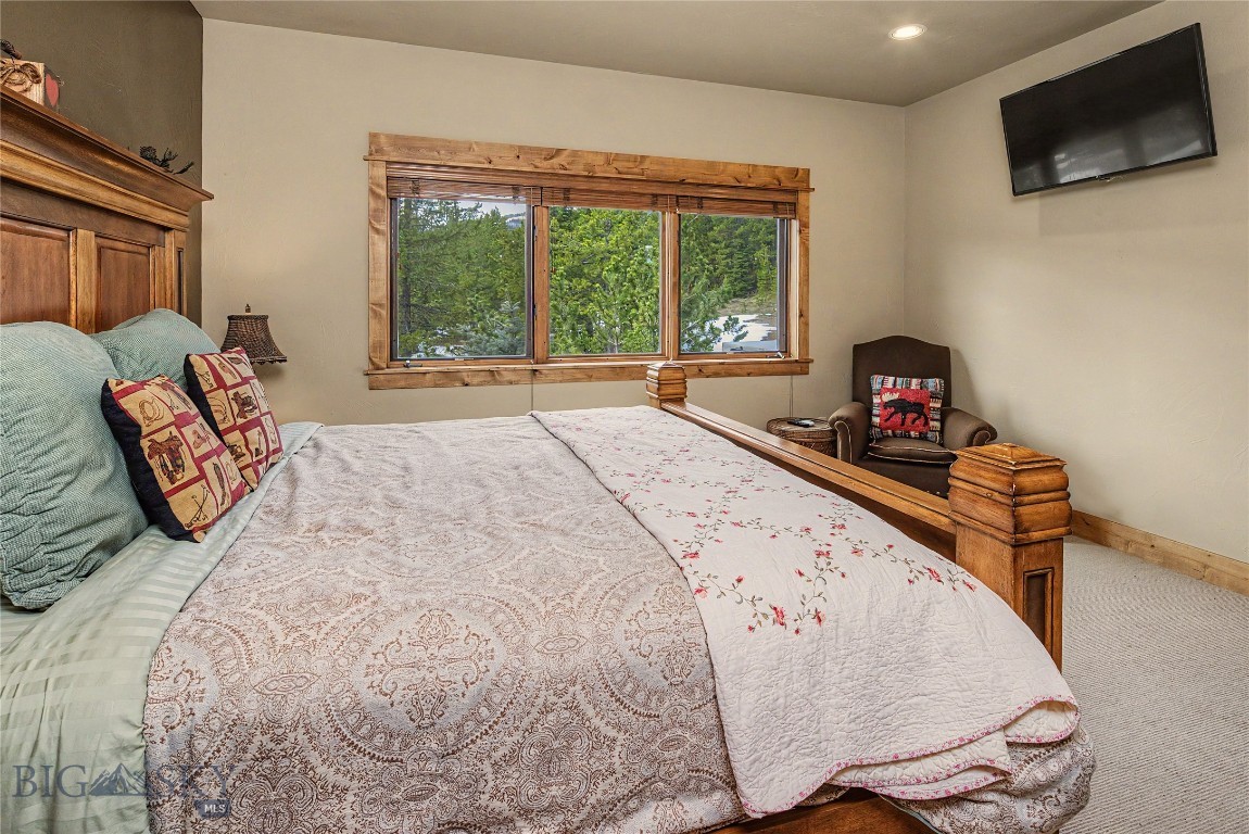 28 White Otter Road Property Photo 13