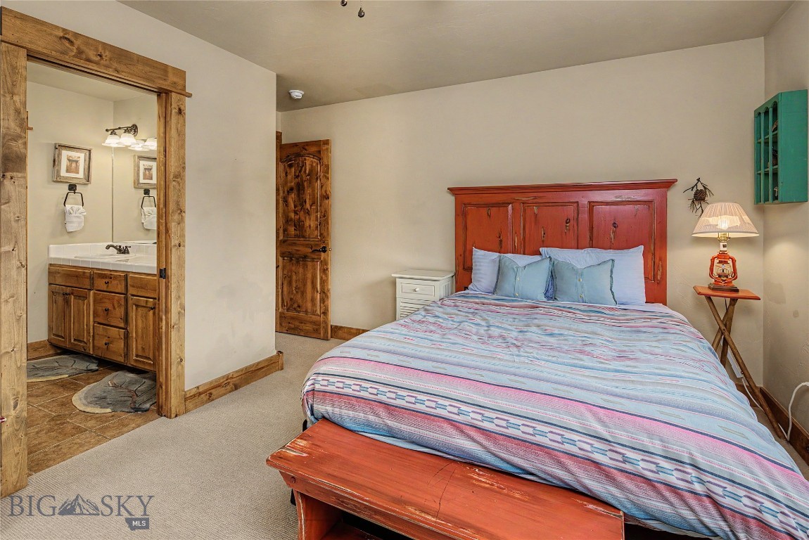 28 White Otter Road Property Photo 20