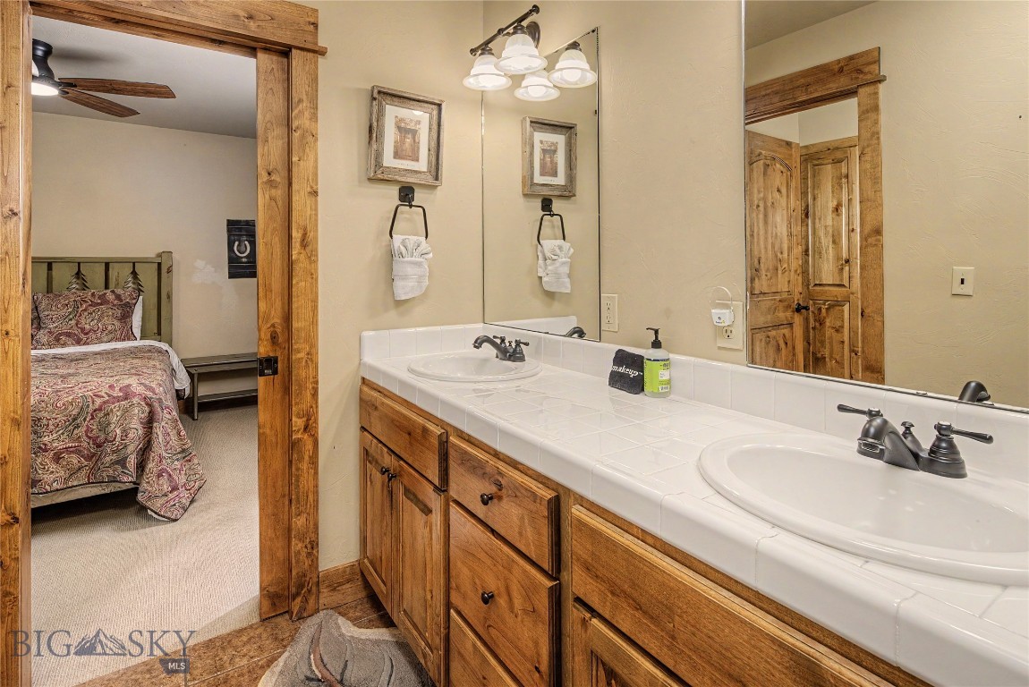 28 White Otter Road Property Photo 21