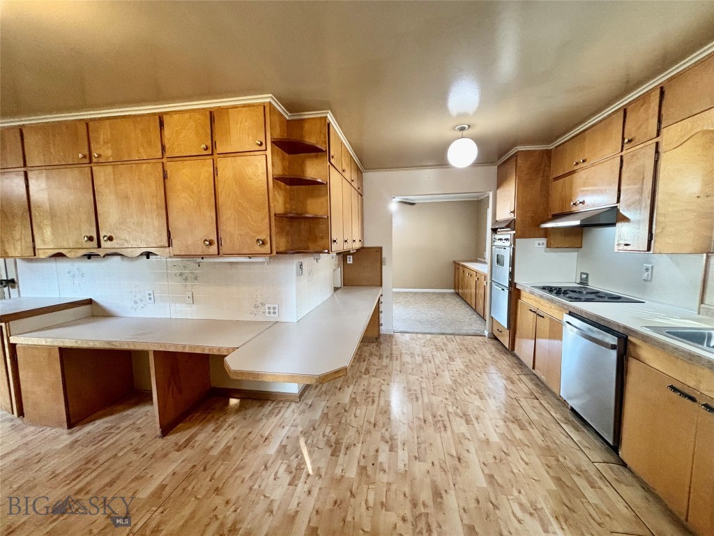 920 E Center Street Property Photo 8