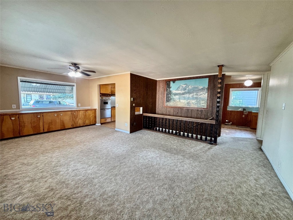 920 E Center Street Property Photo 11
