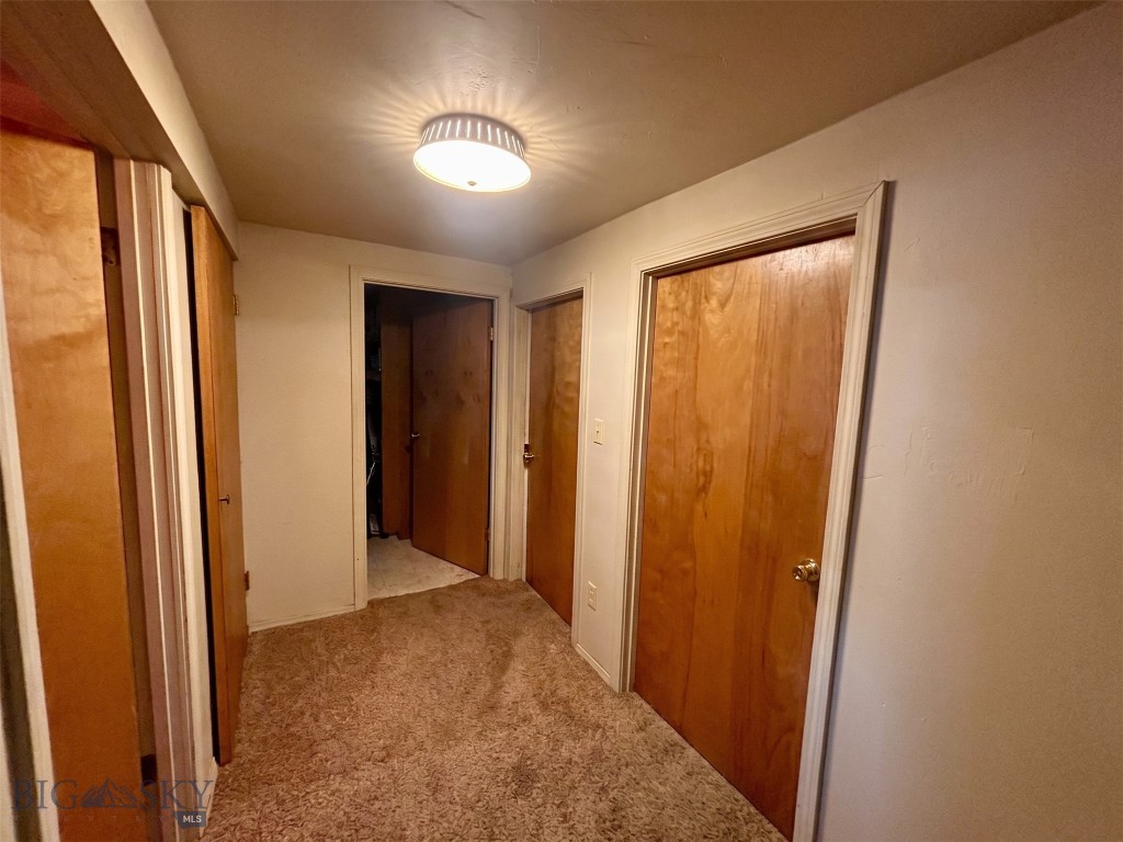 920 E Center Street Property Photo 23