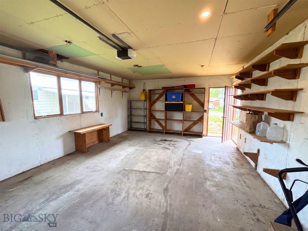 920 E Center Street Property Photo 31