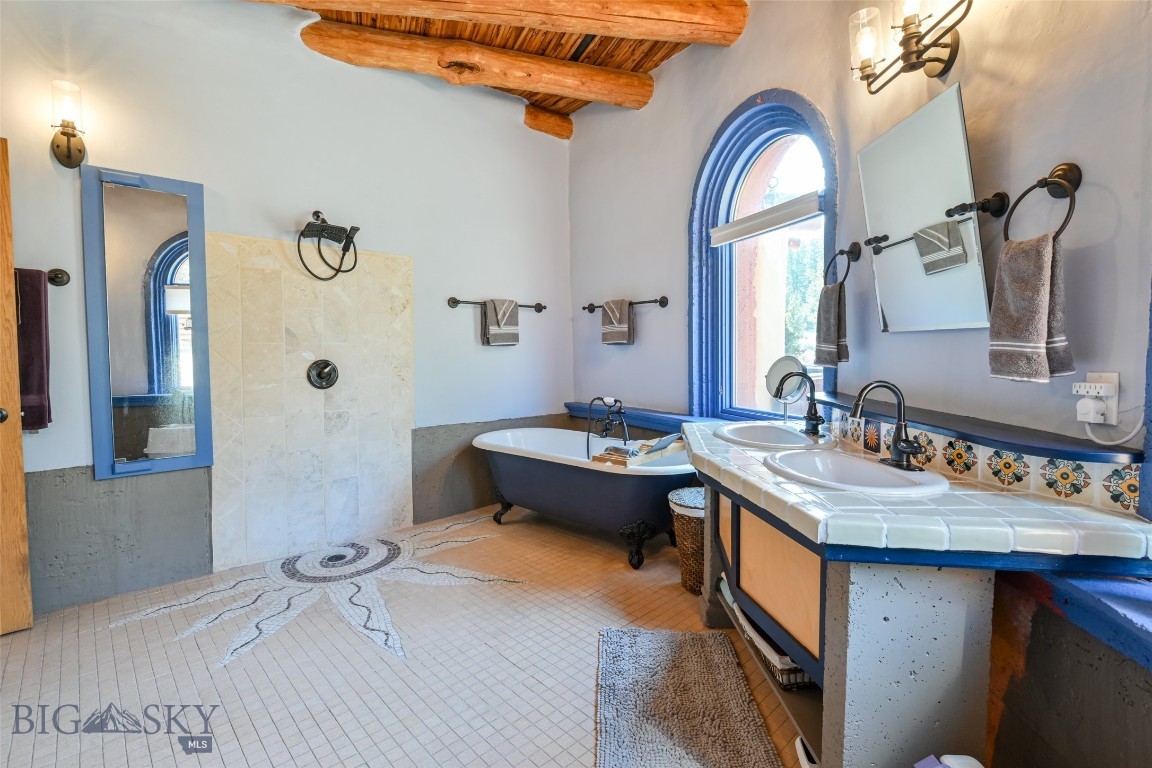 37 Cox Property Photo 25