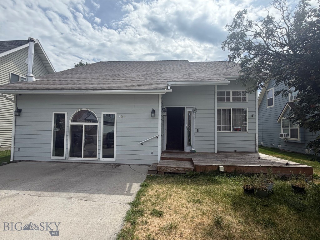 104 10th Property Photo 1