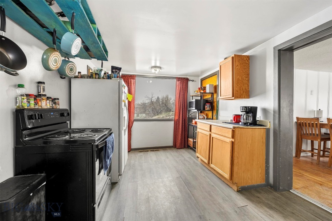 366 E Mercury Property Photo 22