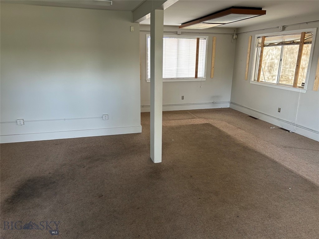703 W Mendenhall Property Photo 8