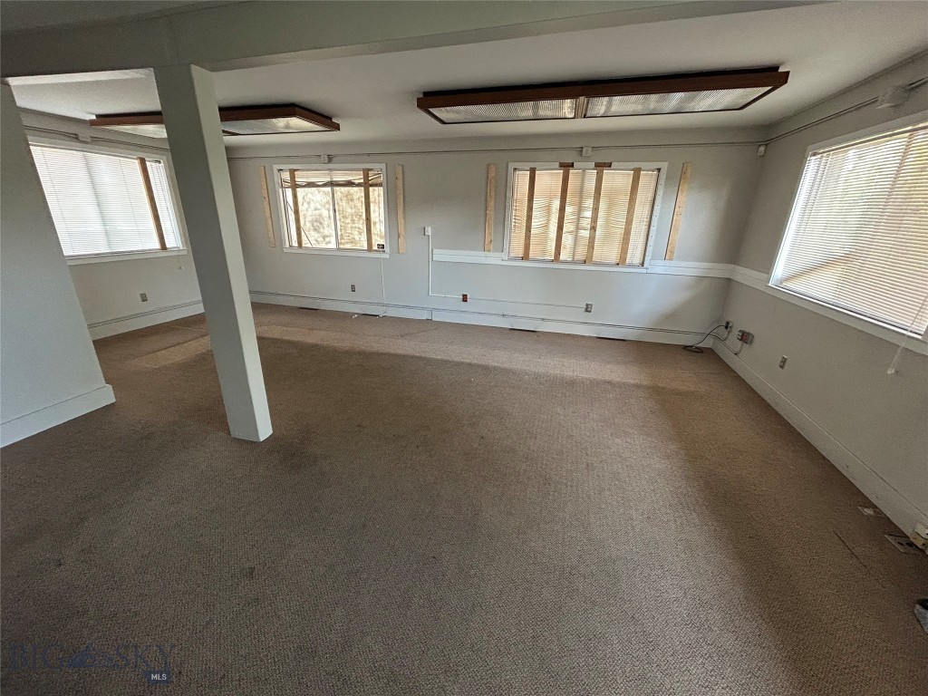 703 W Mendenhall Property Photo 9