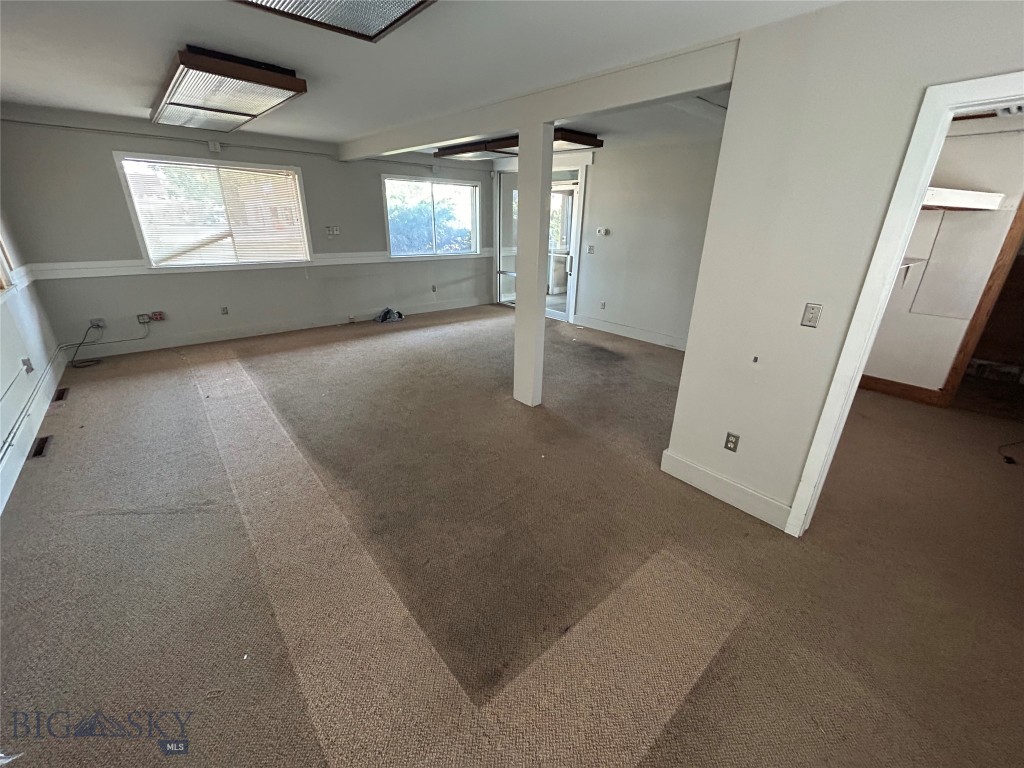 703 W Mendenhall Property Photo 10