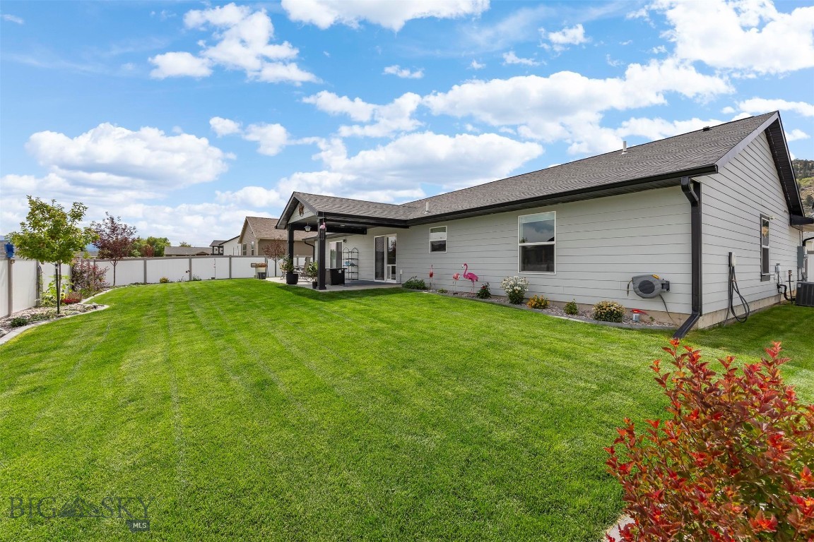 170 Avon Circle Property Photo 4