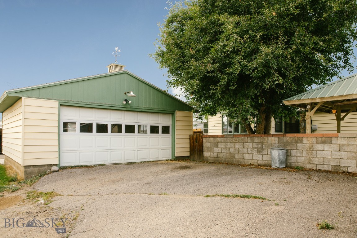 2850 Kossuth Street Property Photo 36