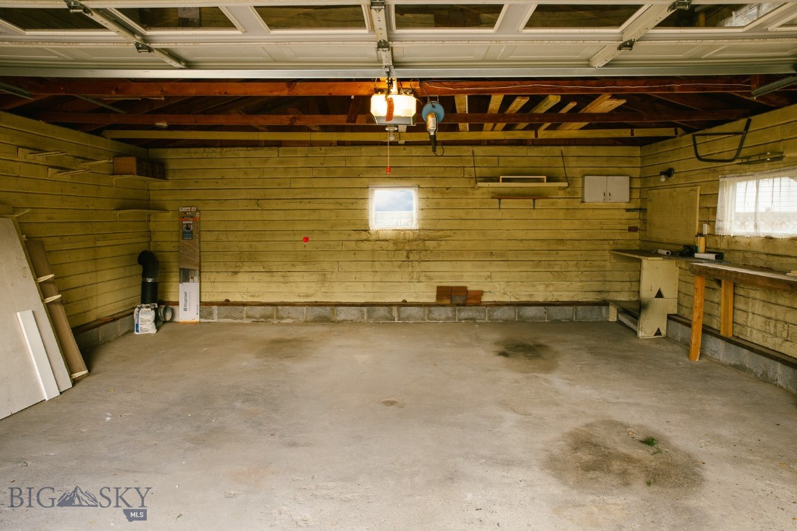 2850 Kossuth Street Property Photo 37