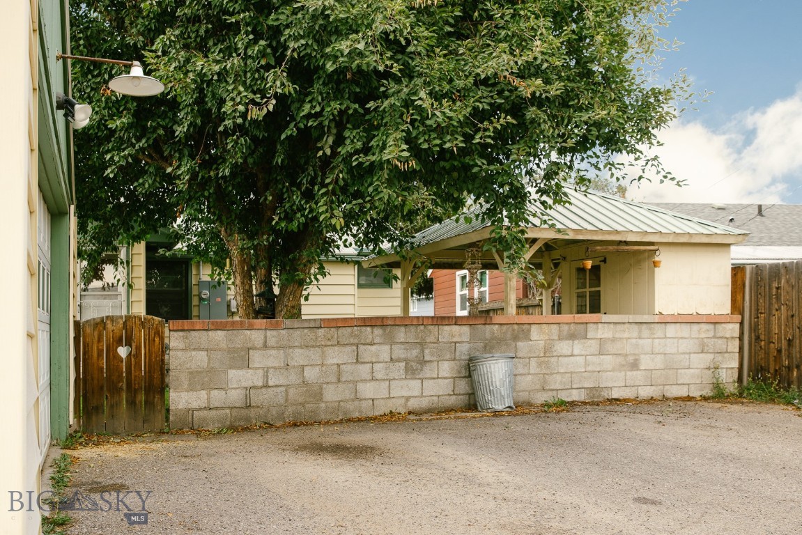 2850 Kossuth Street Property Photo 38