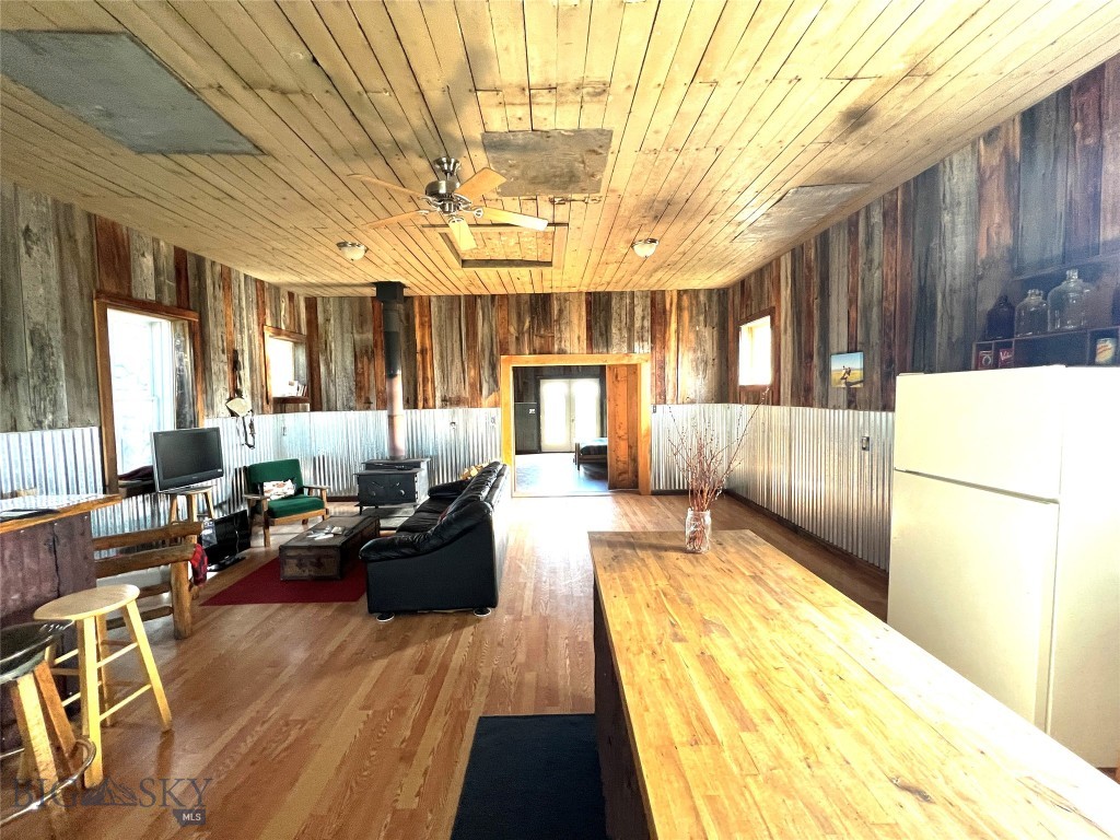 230 N Main Street Property Photo 11