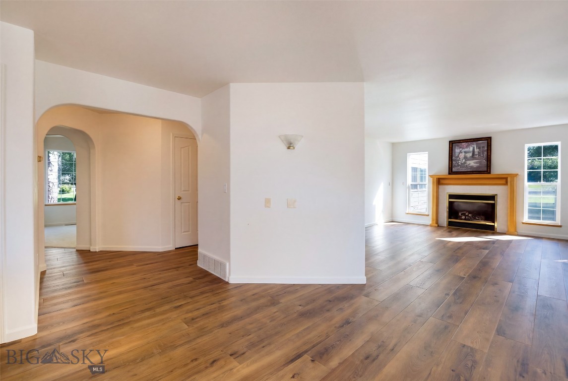 425 Willoughby Lane Property Photo 16