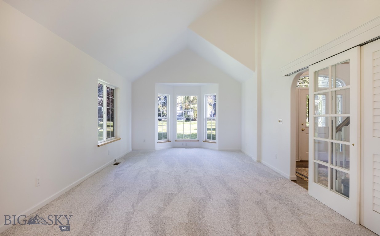 425 Willoughby Lane Property Photo 18