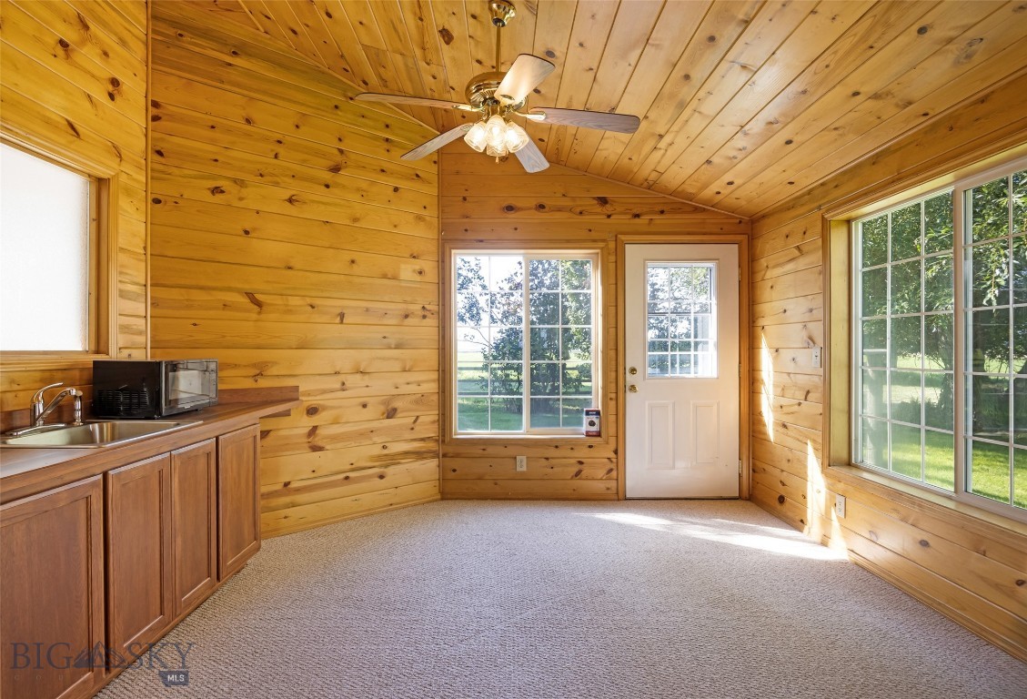 425 Willoughby Lane Property Photo 22