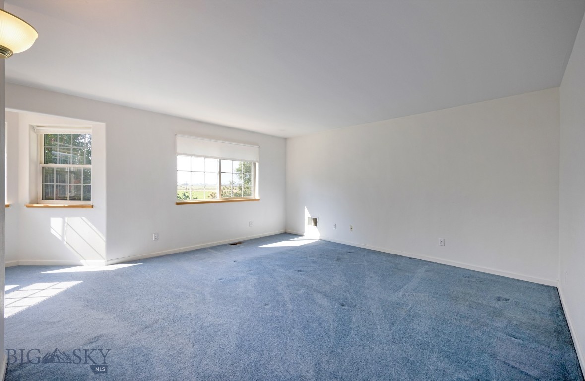 425 Willoughby Lane Property Photo 29