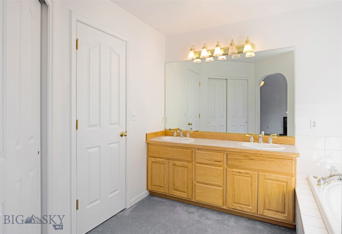 425 Willoughby Lane Property Photo 33