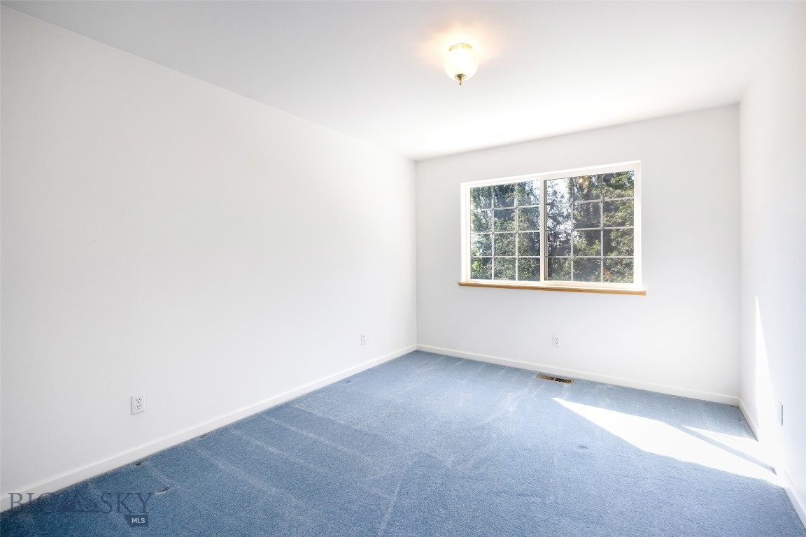 425 Willoughby Lane Property Photo 39