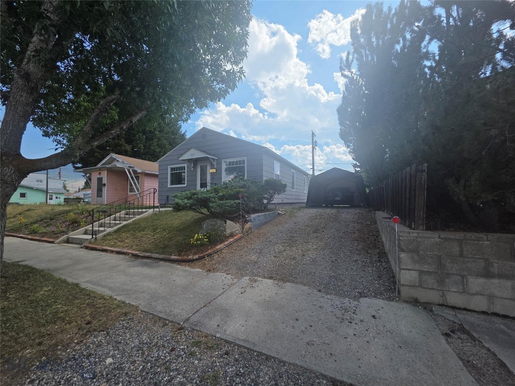 2638 Bayard Property Photo 1