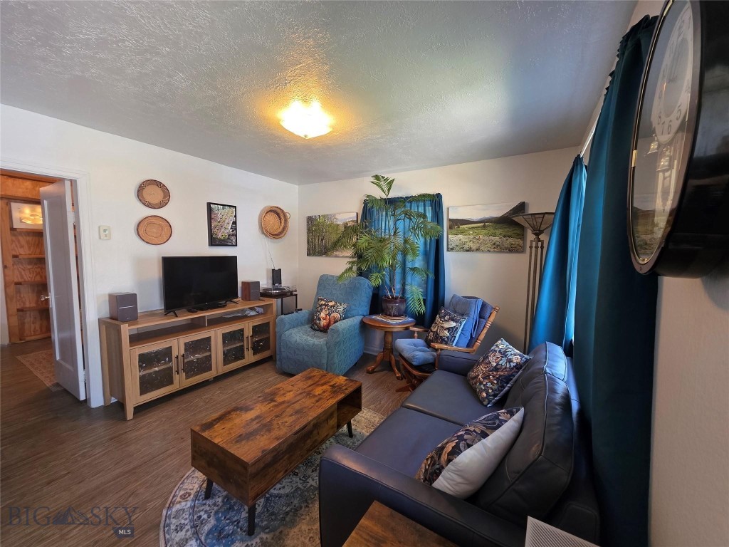 2638 Bayard Property Photo 2