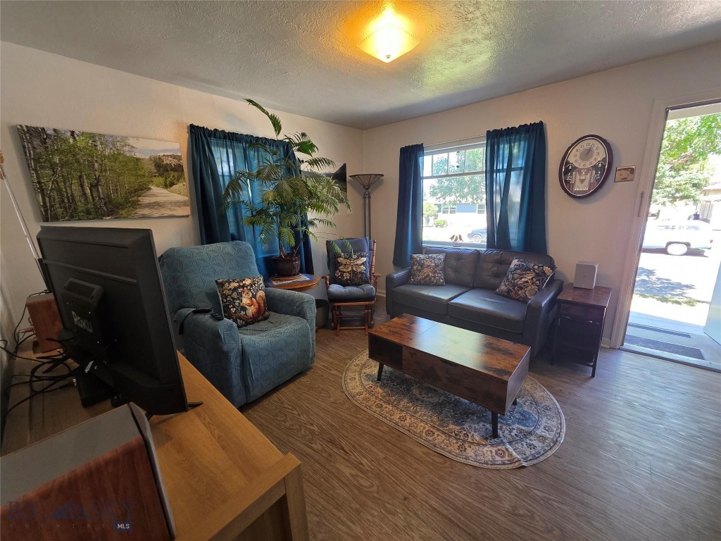 2638 Bayard Property Photo 3