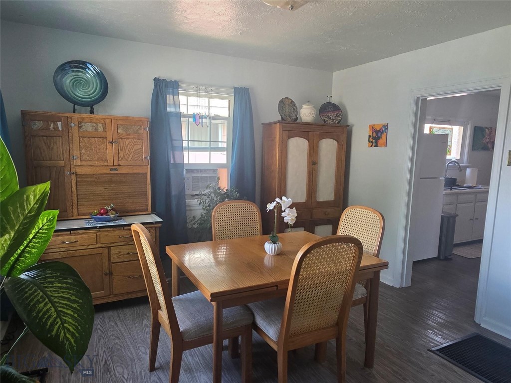 2638 Bayard Property Photo 4