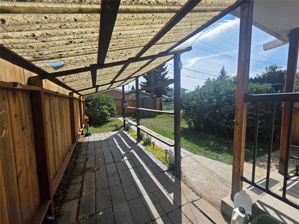 2638 Bayard Property Photo 26