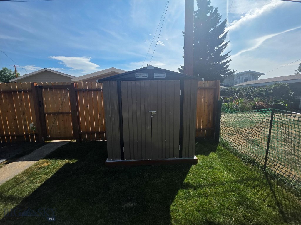 2638 Bayard Property Photo 30