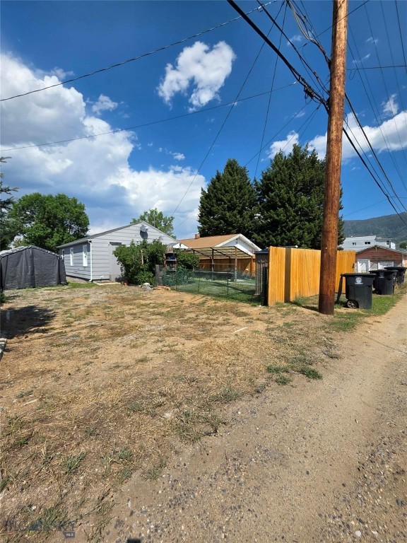 2638 Bayard Property Photo 34