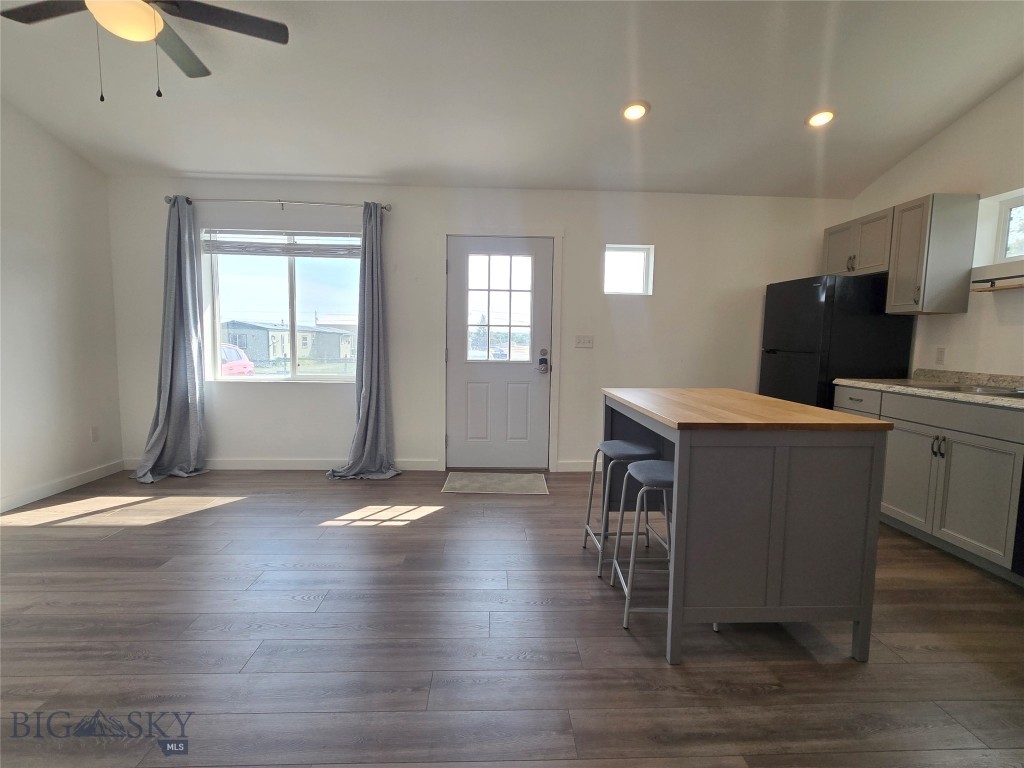 405 Miles Avenue N D Property Photo 7