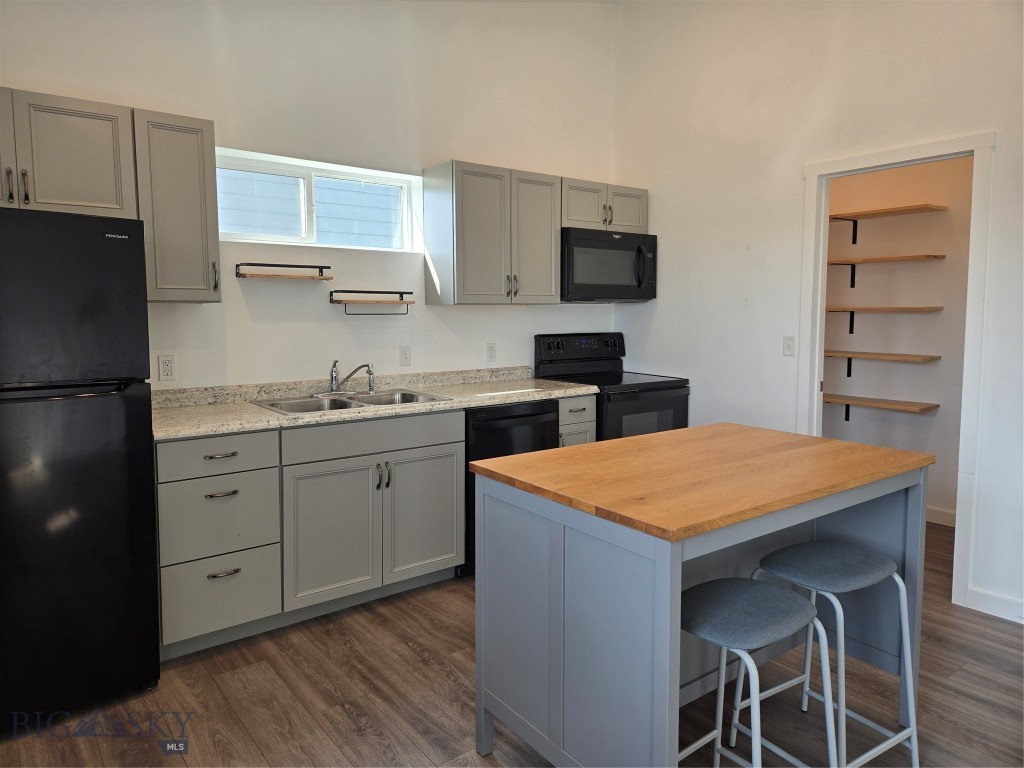 405 Miles Avenue N D Property Photo 9