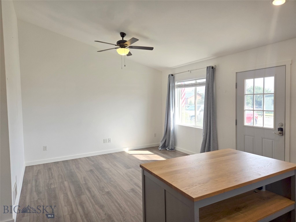 405 Miles Avenue N D Property Photo 11