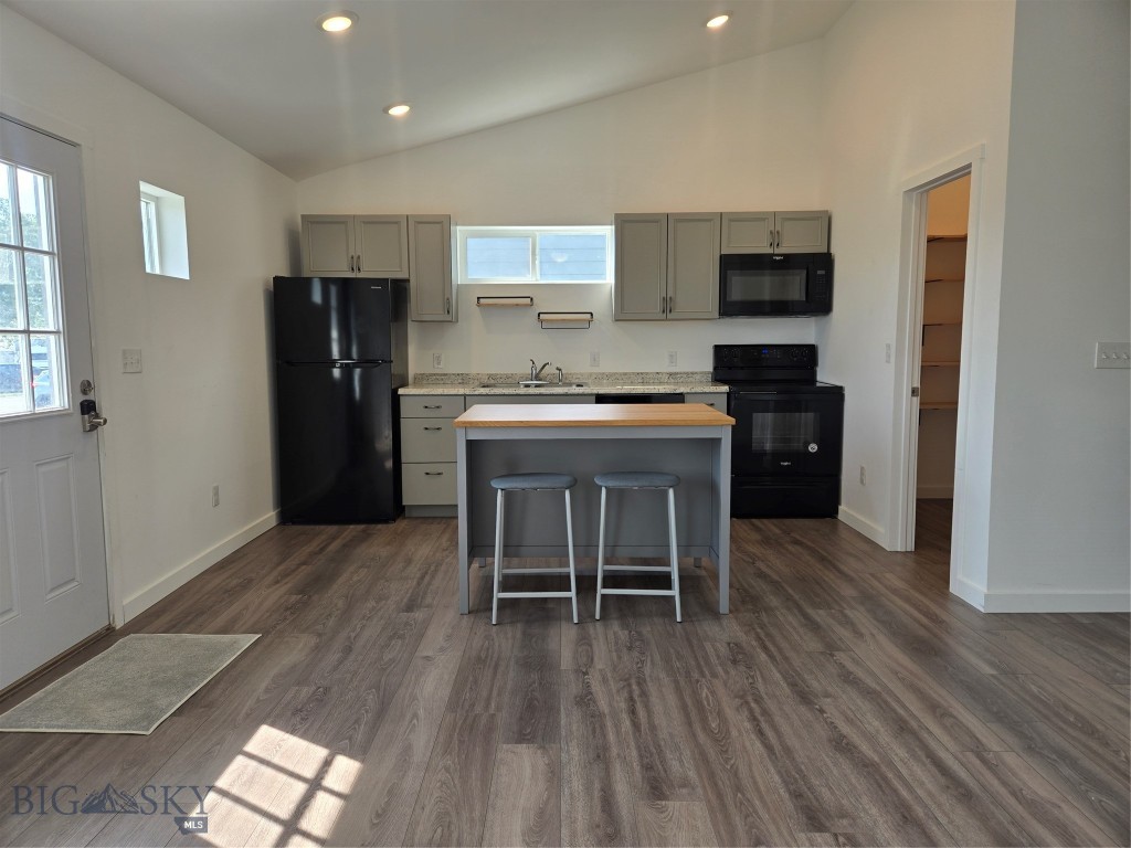 405 Miles Avenue N D Property Photo 13