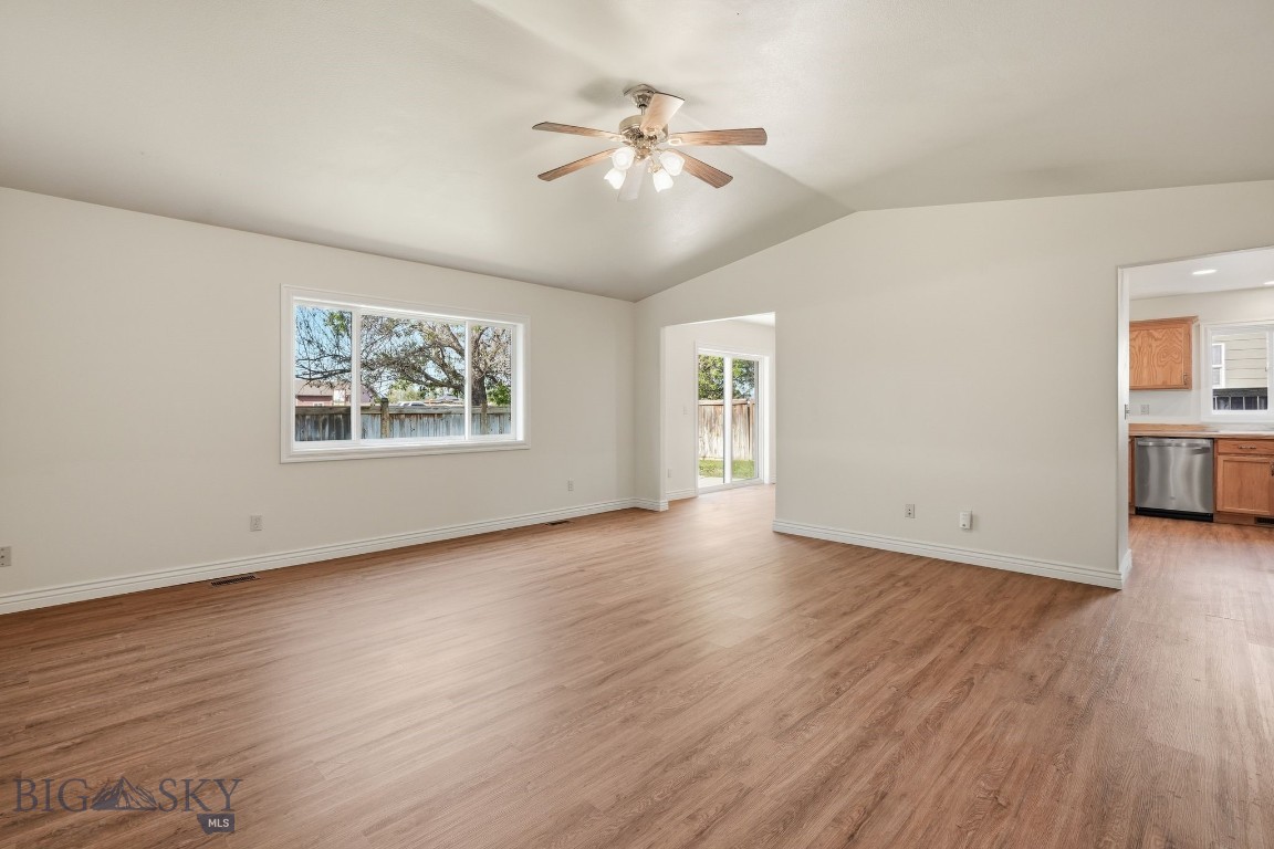 38 E River Rock Road Property Photo 10