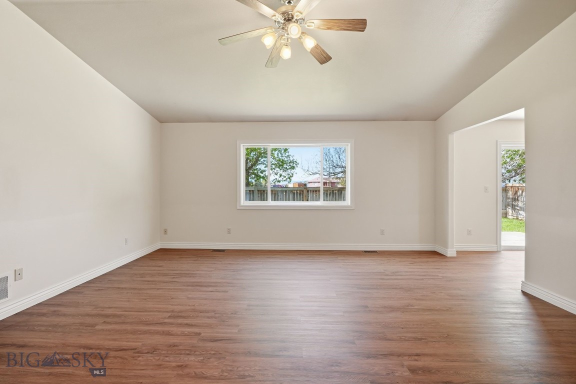 38 E River Rock Road Property Photo 11
