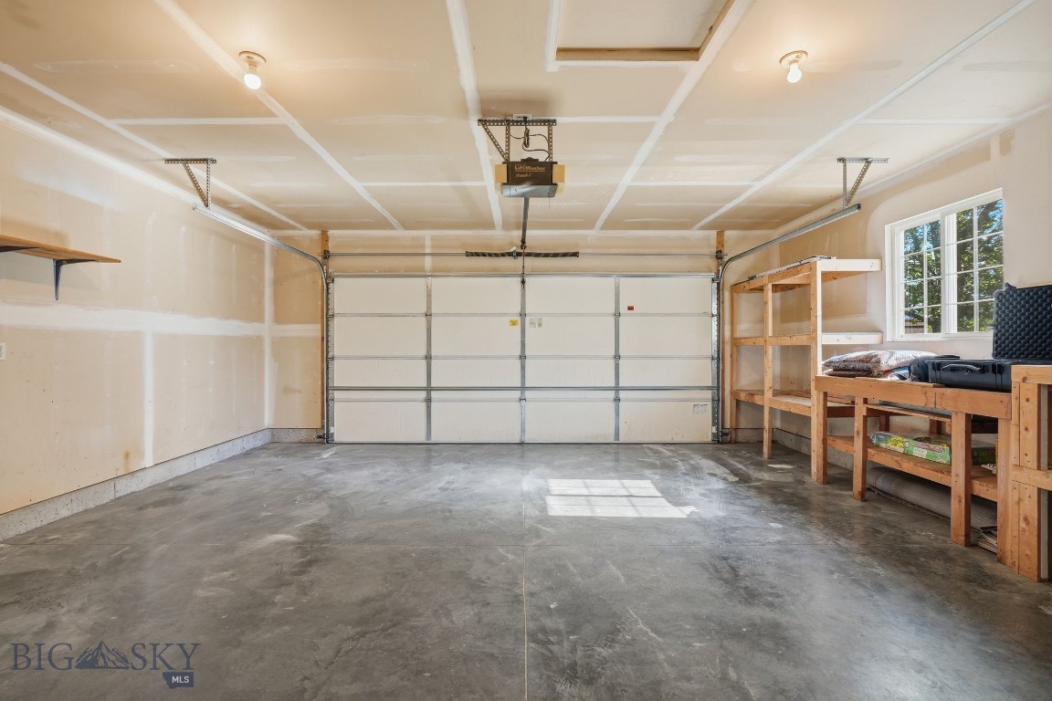 38 E River Rock Road Property Photo 20